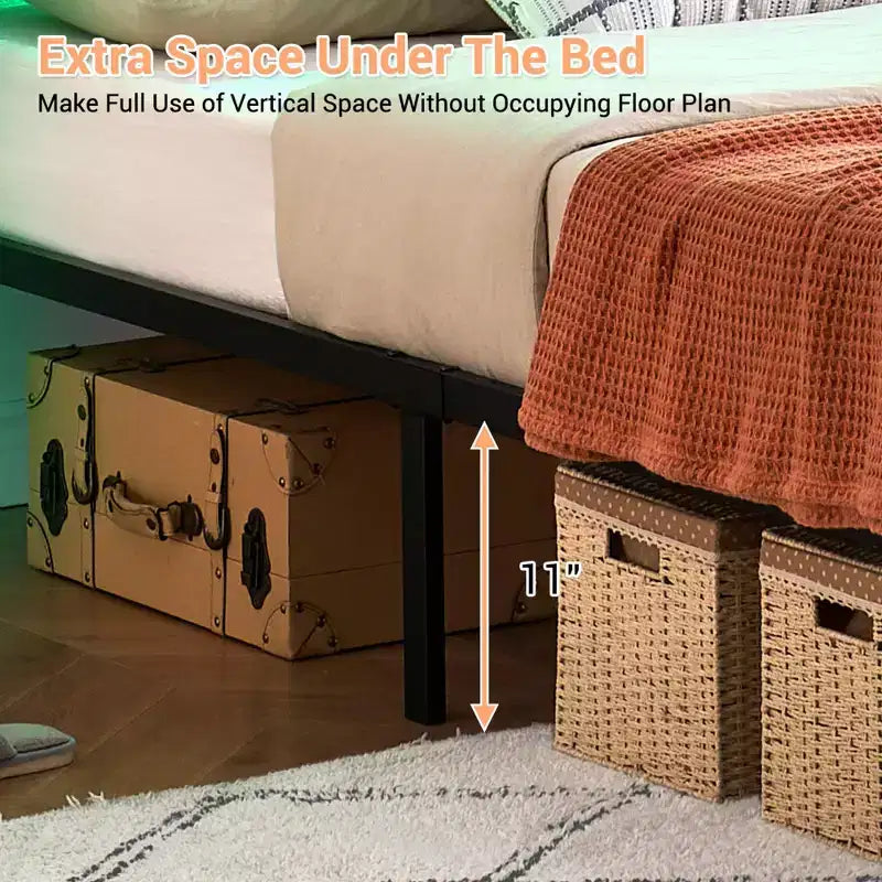 Cadre de lit queen en rotin avec lumière LED et rangement, lit plateforme avec tête de lit tissée style bohème, aucun sommier tapissier requis pour matelas queen size