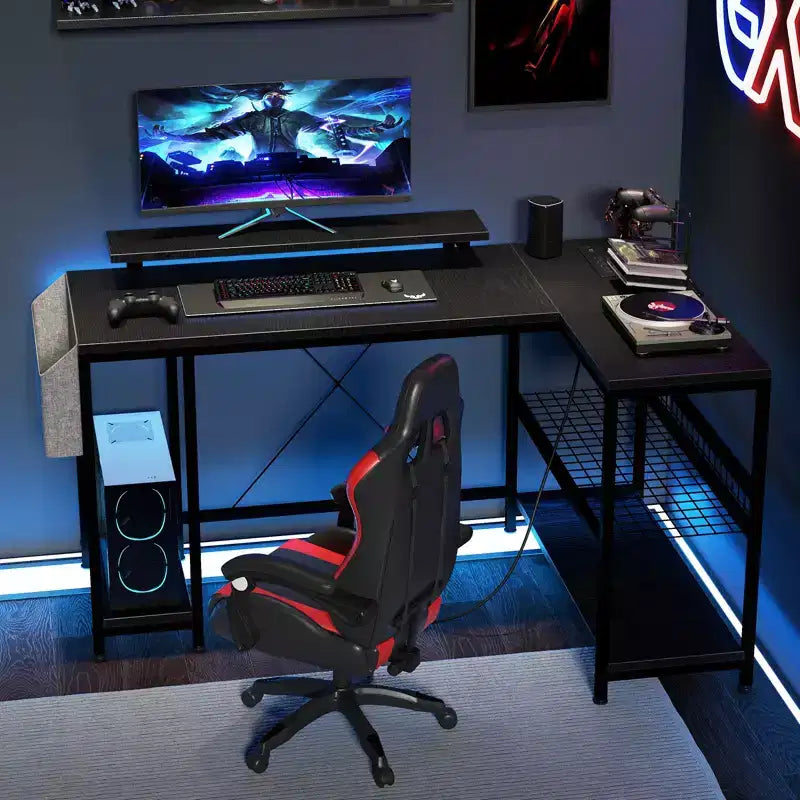 Bureau de jeu d'angle en L avec lumières, prise de courant et rangement, petit bureau d'ordinateur avec support d'écran et étagères de rangement