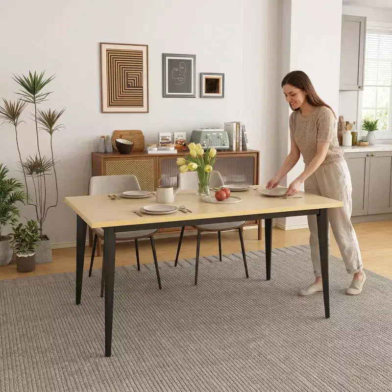 Table à manger rectangulaire moderne avec plateau en bois MDF et pieds en métal, table de cuisine pour appartement ou maison, espace de repas