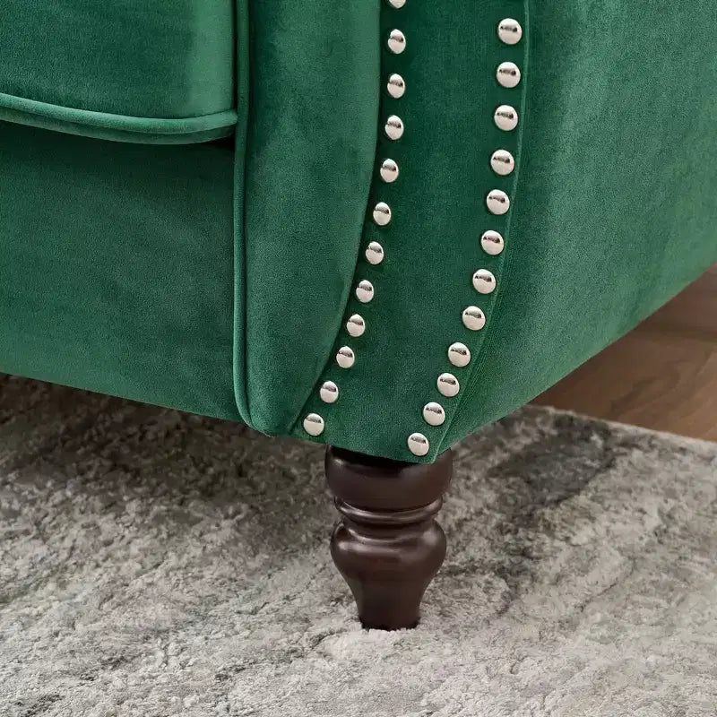 Canapé Chesterfield en velours avec accoudoirs roulés et clouté