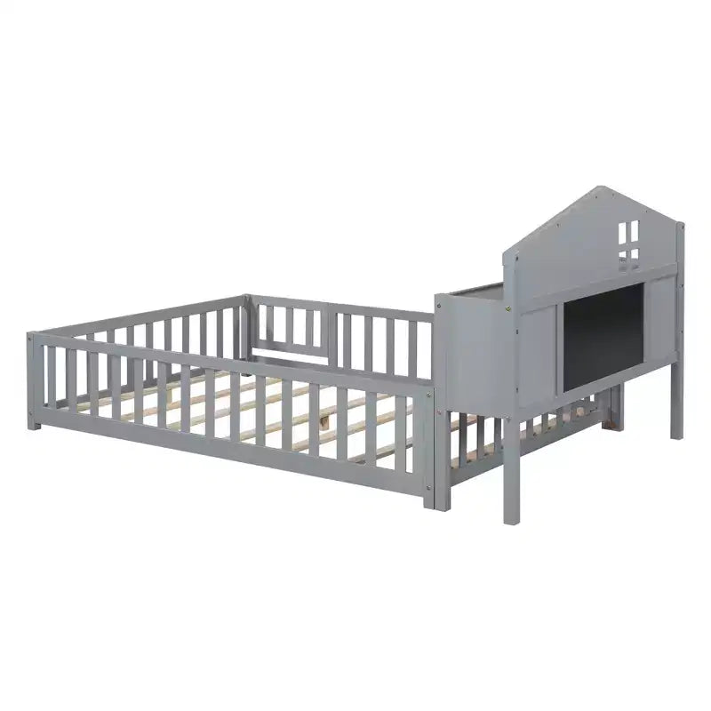 Lit de sol Montessori pleine grandeur avec bibliothèques, tableaux noirs et tête de lit de rangement, gris