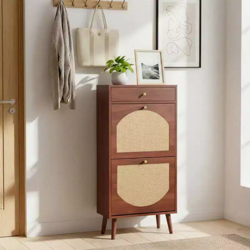 Meuble à chaussures 1 tiroir, 2 tiroirs basculants en panneaux de particules avec panneau en rotin - 54 cm l