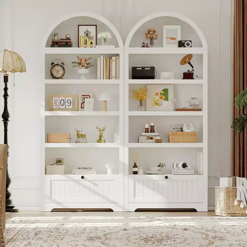 Bibliothèque arquée de 72 po avec tiroir de rangement, armoire de présentation moderne en bois à 6 niveaux avec étagères ouvertes et tiroir inférieur, porte d'armoire incurvée
